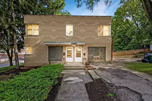 200 E 11th St, Lockport, IL 60441 - Photo 1