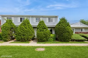 412 Greentree Ln, Bolingbrook, IL 60440 - Photo 1