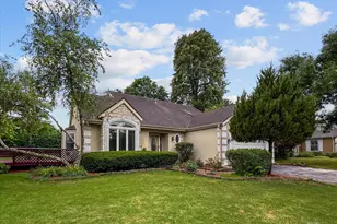 116 Pipers Dr, Bartlett, IL 60103 - Photo 1