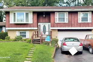 1506 Monroe St, Lake in the Hills, IL 60156 - Photo 1