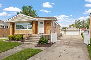 4858 Wick Dr, Oak Lawn, IL 60453 - Photo 1