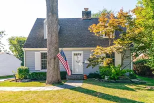 771 Greenbriar Ln, Lake Forest, IL 60045 - Photo 1