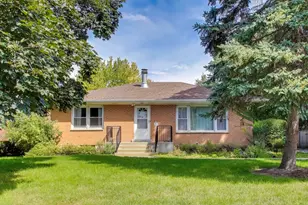 927 Half Day Rd, Highland Park, IL 60035 - Photo 1