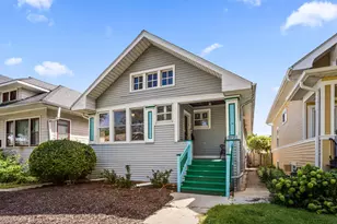 910 N Humphrey Ave, Oak Park, IL 60302 - Photo 1