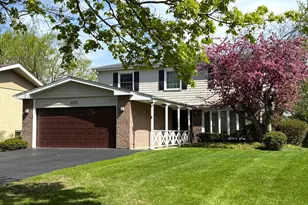 1615 Robin Hood Pl, Highland Park, IL 60035 - Photo 1