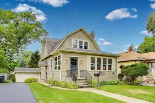 634 N Prairie Ave, Mundelein, IL 60060 - Photo 1