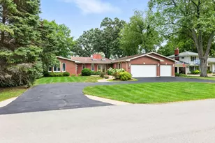 6N135 Hillcrest Dr, Medinah, IL 60157 - Photo 1
