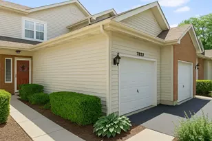 7833 Darien Lake Dr, Darien, IL 60561 - Photo 1