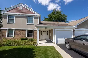 232 Driftwood Ln, Schaumburg, IL 60193 - Photo 1