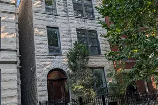 902 W Newport Ave, Chicago, IL 60657 - Photo 1