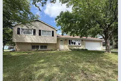 238 Berkshire Drive, Crystal Lake, IL 60014 - Photo 1