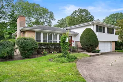 746 Woodridge Lane, Glencoe, IL 60022 - Photo 1