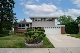 224 W Bradley St, Des Plaines, IL 60016 - Photo 1