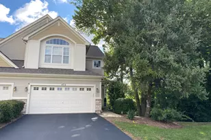 472 Vaughn Cir, Aurora, IL 60502 - Photo 1