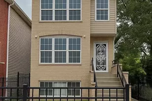 8447 S Gilbert Ct, Chicago, IL 60620 - Photo 1