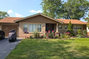 248 Clearmont Dr, Elk Grove Village, IL 60007 - Photo 1