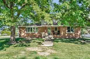 395 N Kankakee St, Coal City, IL 60416 - Photo 1