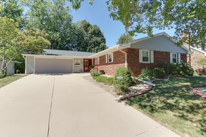 37 Brookshire Grn, Bloomington, IL 61704 - Photo 1