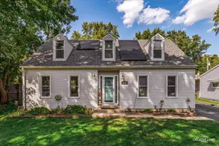 818 Menominee Dr, Lake in the Hills, IL 60156 - Photo 1