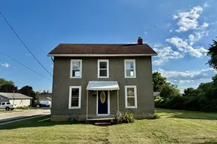 2302 1st St, Peru, IL 61354 - Photo 1