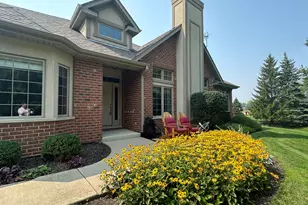 21 Shadow Creek Cir, Palos Heights, IL 60463 - Photo 1