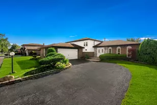 306 S Blackstone Ave, Glenwood, IL 60425 - Photo 1