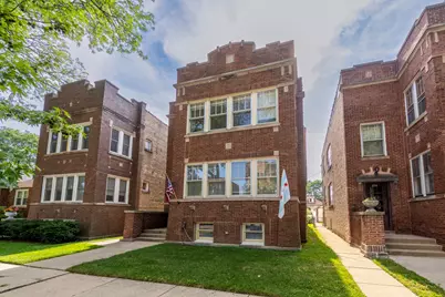 6712 N Maplewood Avenue, Chicago, IL 60645 - Photo 1