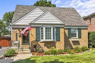 2140 Walnut Ct, Glenview, IL 60025 - Photo 1