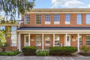 4 Waldorf Ct, Elmhurst, IL 60126 - Photo 1