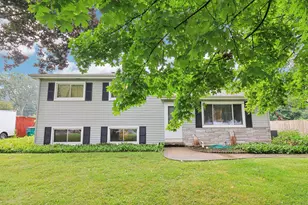 37371 N Shirley Dr, Gurnee, IL 60031 - Photo 1