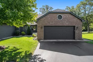 112 Village Woods Dr, Crete, IL 60417 - Photo 1