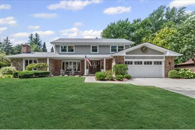 911 Paradise Lane, Libertyville, IL 60048 - Photo 1