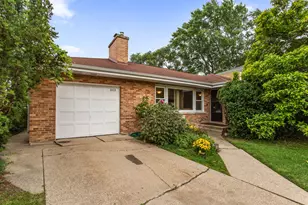 6433 N Trumbull Ave, Lincolnwood, IL 60712 - Photo 1