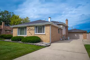 612 N Craig Pl, Addison, IL 60101 - Photo 1