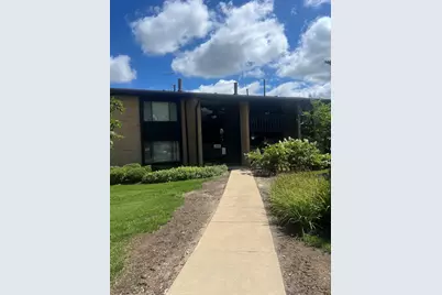 6139 Knoll Wood Road #103, Willowbrook, IL 60527 - Photo 1