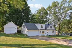 1514 N Freund Ave, McHenry, IL 60050 - Photo 1