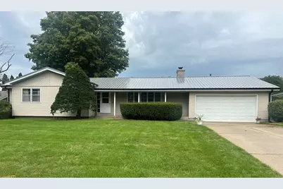 122 Shirley Avenue, Rochelle, IL 61068 - Photo 1