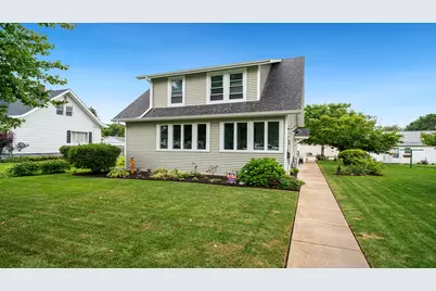 915 N 8th Street, Rochelle, IL 61068 - Photo 1