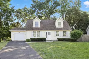 11 Hellios Ct, Fox Lake, IL 60020 - Photo 1