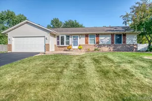 214 N Aspen Dr, Cortland, IL 60112 - Photo 1