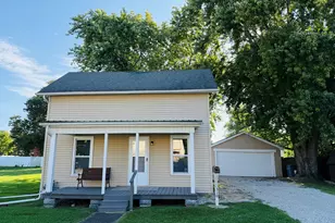 1310 N Aurora St, Pontiac, IL 61764 - Photo 1