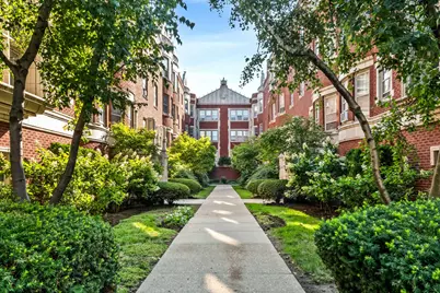 212 N Oak Park Avenue #2EE, Oak Park, IL 60302 - Photo 1