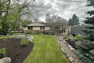 25577 W Lakeview Ave, Wauconda, IL 60084 - Photo 1