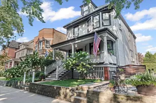 3527 N Bosworth Ave, Chicago, IL 60657 - Photo 1