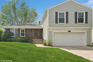 994 Thompson Blvd, Buffalo Grove, IL 60089 - Photo 1