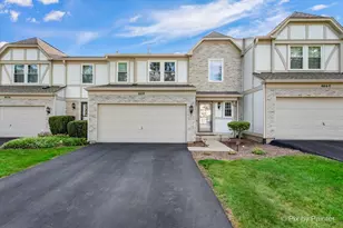 4658 Burnham Dr, Hoffman Estates, IL 60192 - Photo 1