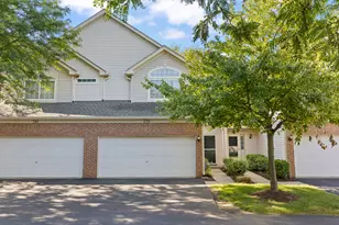 339 Abington Woods Dr, Aurora, IL 60502 - Photo 1