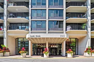 1560 N Sandburg Terrace, Chicago, IL 60610 - Photo 1