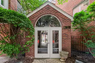 2717 N Lehmann Ct, Chicago, IL 60614 - Photo 1