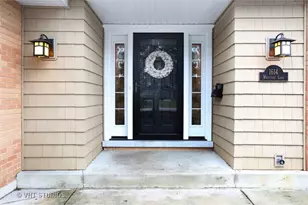 1614 Whittier Ln, Wheaton, IL 60189 - Photo 1